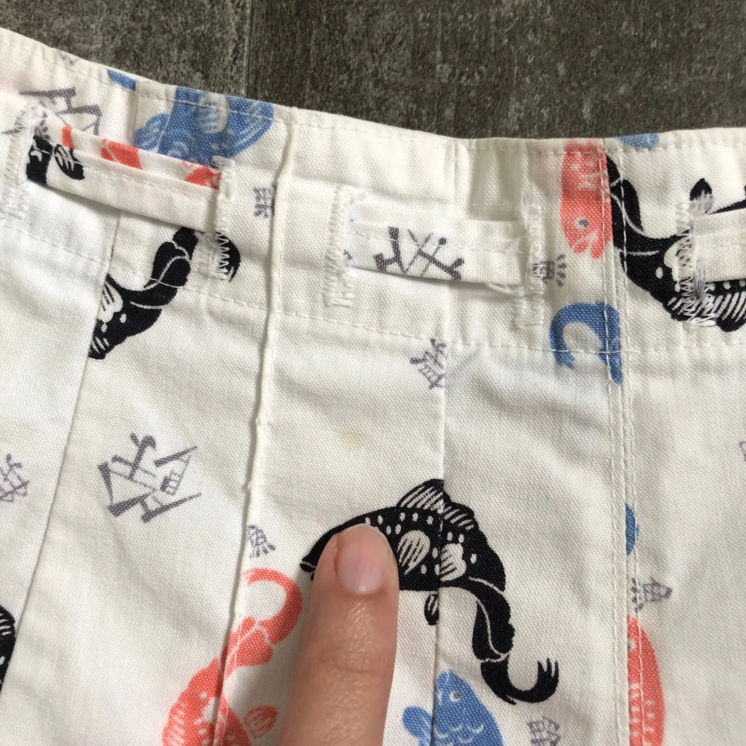 1940s novelty print shorts . 40s shorts . size s to s/m