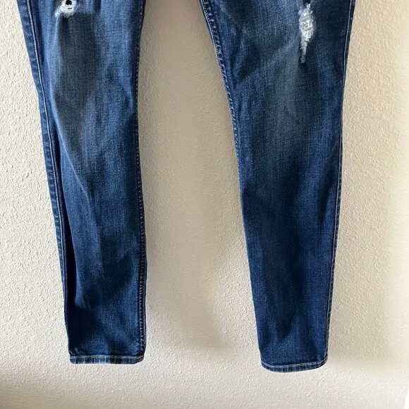 7 for all Mankind Women's Gwenevere Distressed Skinny Jeans Size 30