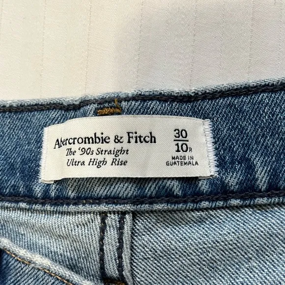 A   F Ultra High Rise 90's Straight Leg Criss-Cross Jean Blue size 30