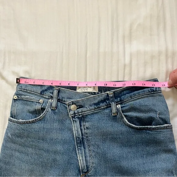 A   F Ultra High Rise 90's Straight Leg Criss-Cross Jean Blue size 30