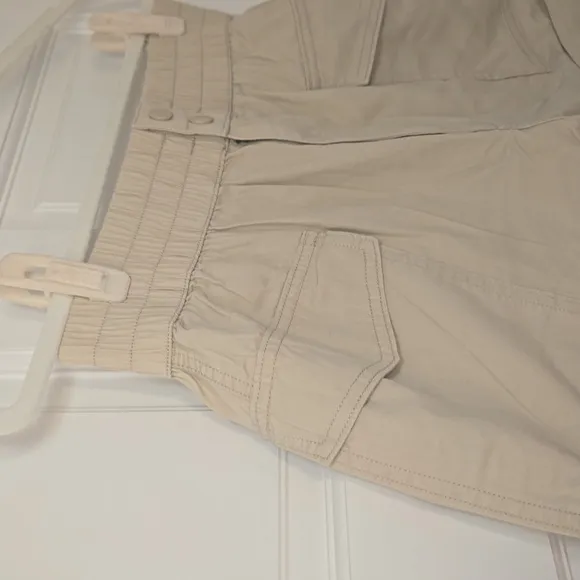 A&amp;F Utility Cargo Shorts