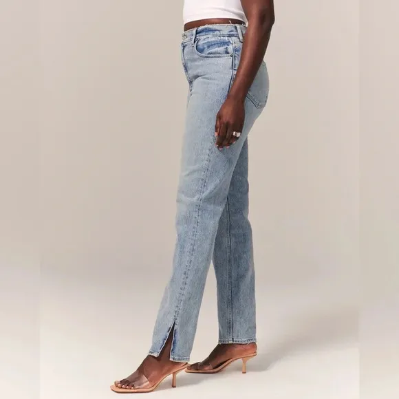 Abercrombie &amp; Fitch Curve Love Ultra High Rise 90s Slim Straight Jean 35 Light