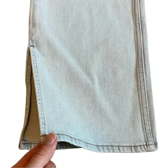 Abercrombie &amp; Fitch Curve Love Ultra High Rise 90s Slim Straight Jean 35 Light