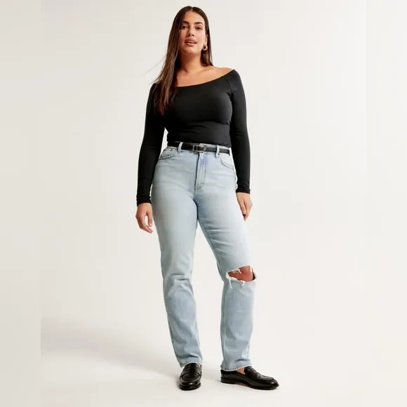 Abercrombie &amp; Fitch Curve Love Ultra High Rise 90s Straight Jean Light Destroy