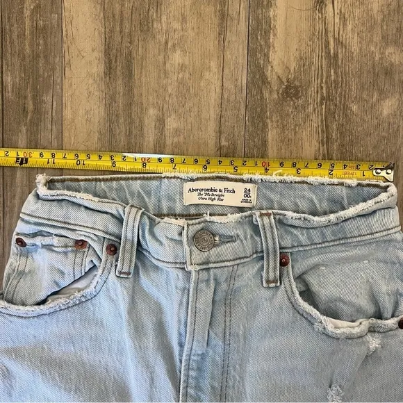 Abercrombie &amp; Fitch Curve Love Ultra High Rise 90s Straight Jean Light Destroy