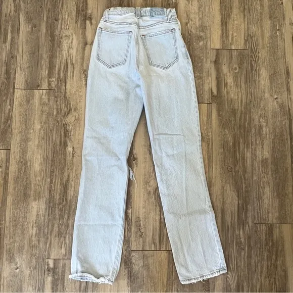 Abercrombie &amp; Fitch Curve Love Ultra High Rise 90s Straight Jean Light Destroy