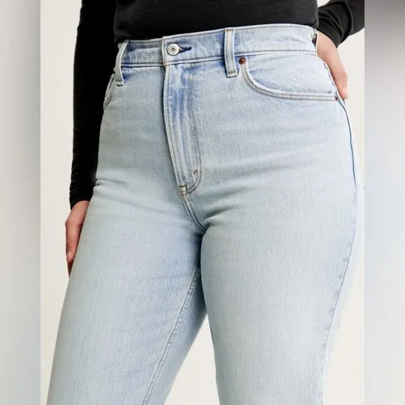Abercrombie &amp; Fitch Curve Love Ultra High Rise 90s Straight Leg Jeans