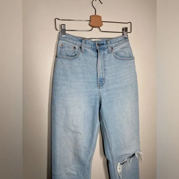 Abercrombie &amp; Fitch Curve Love Ultra High Rise 90s Straight Leg Jeans