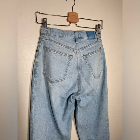 Abercrombie &amp; Fitch Curve Love Ultra High Rise 90s Straight Leg Jeans