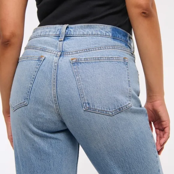 Abercrombie &amp; Fitch Mid Rise 90s Straight Jean 28R