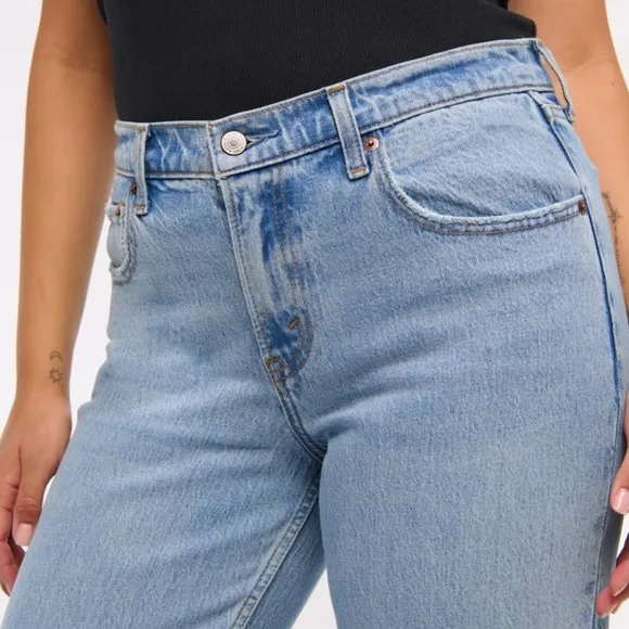 Abercrombie &amp; Fitch Mid Rise 90s Straight Jean 28R