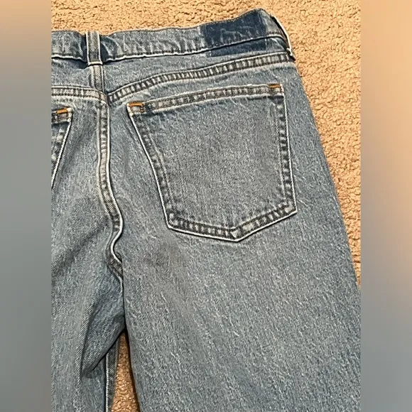 Abercrombie &amp; Fitch Mid Rise 90s Straight Jean 28R