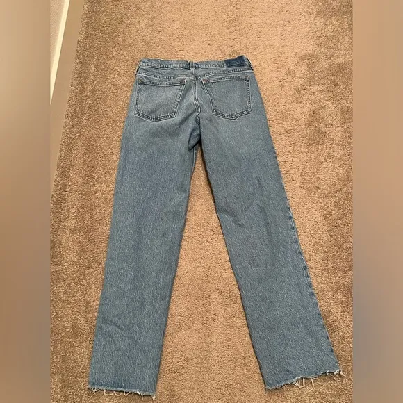 Abercrombie &amp; Fitch Mid Rise 90s Straight Jean 28R