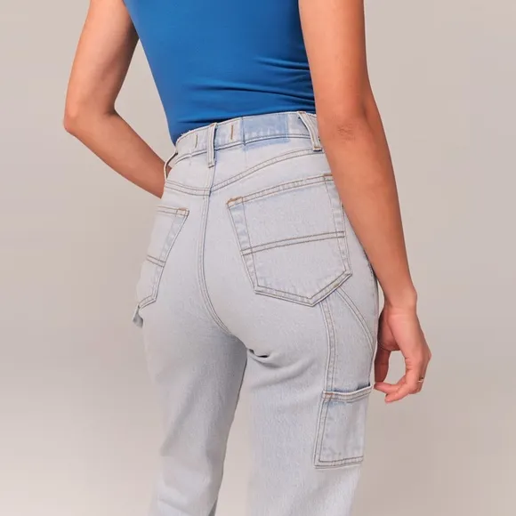 Abercrombie - Ultra High Rise 90s Straight Carpenter Jean - Blue