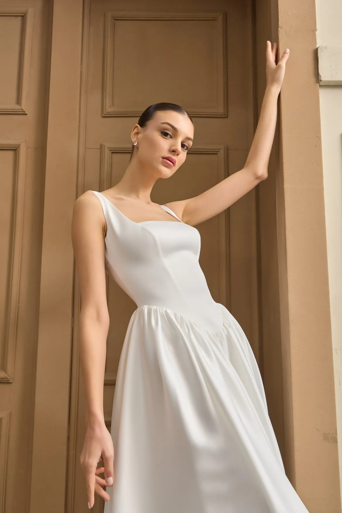 Avelisse square neck bridal dress