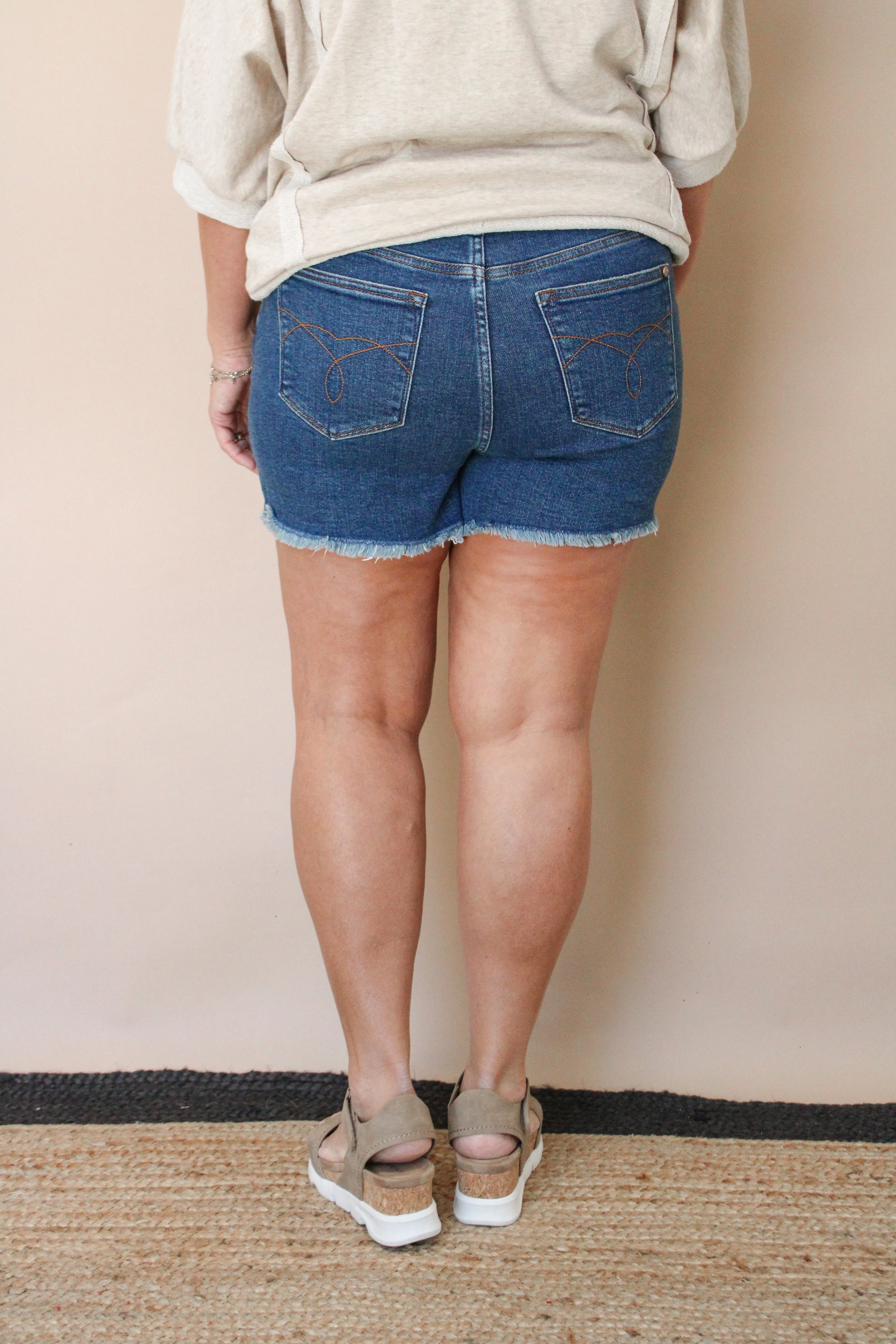 BAYLOR VINTAGE HIGH RISE CUT-OFF SHORTS