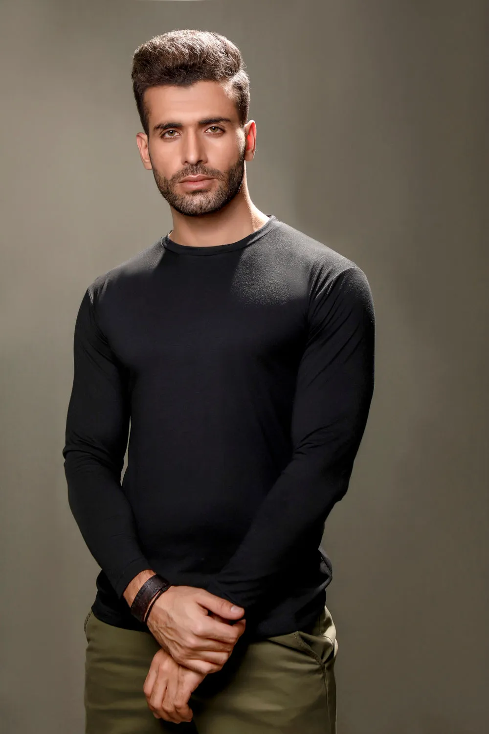 Black Full Sleeves Crew Neck