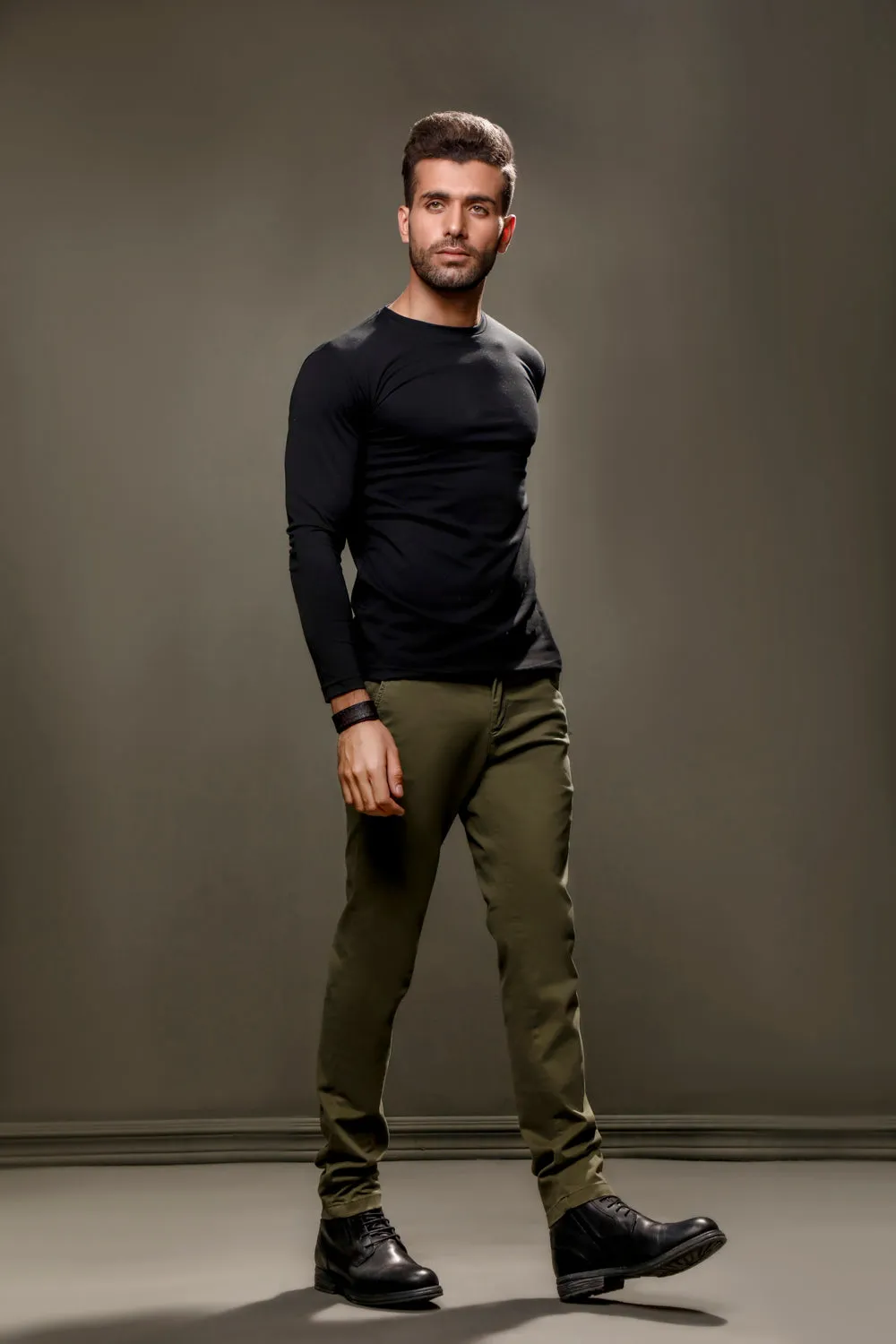 Black Full Sleeves Crew Neck