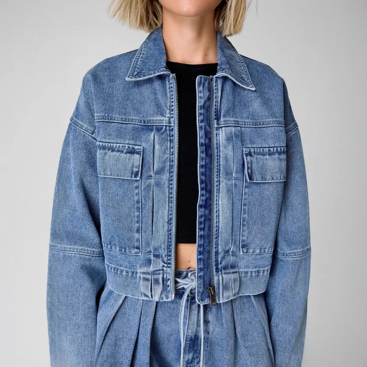 Casual-Chic Denim Jacket and High-Waisted Cargo Shorts Set