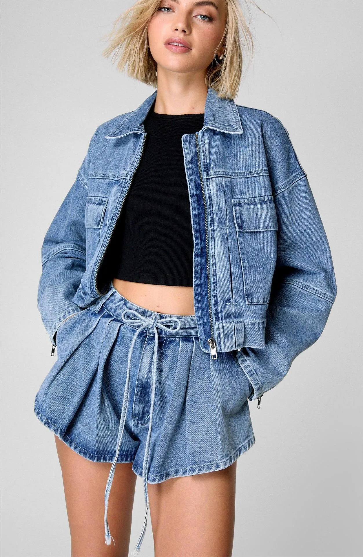 Casual-Chic Denim Jacket and High-Waisted Cargo Shorts Set