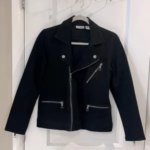 Chico’s Bonded Knit Moto Jacket Black w/Zipper &amp; Snap Details Sz 0(S) Motorcycle