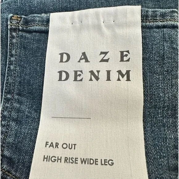 DAZE Women’s Far Out High Rise Wide Leg Jeans in the Size 31 in Dark Wash A-Plus