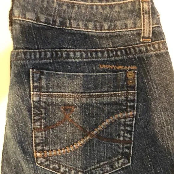 DKNY size 12 blue jeans classic straight leg slight boot stretch like new