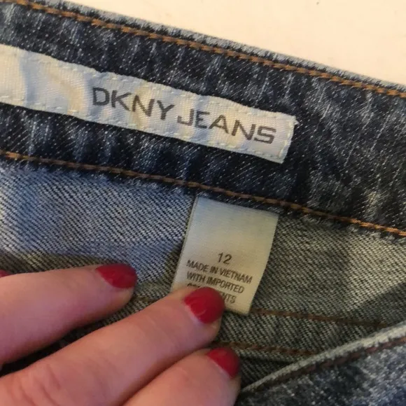 DKNY size 12 blue jeans classic straight leg slight boot stretch like new