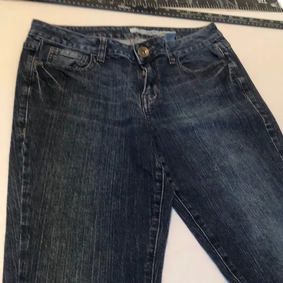 DKNY size 12 blue jeans classic straight leg slight boot stretch like new