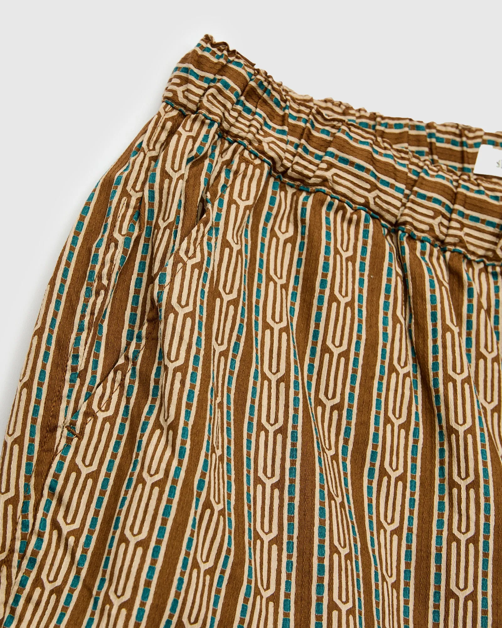 Dobby Easy Shorts in Brown