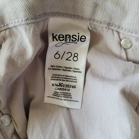 EUC Kensie Vintage Luxe Women's Slim Raw Hem Jeans - Lilac/Purple - Size 6 (28)