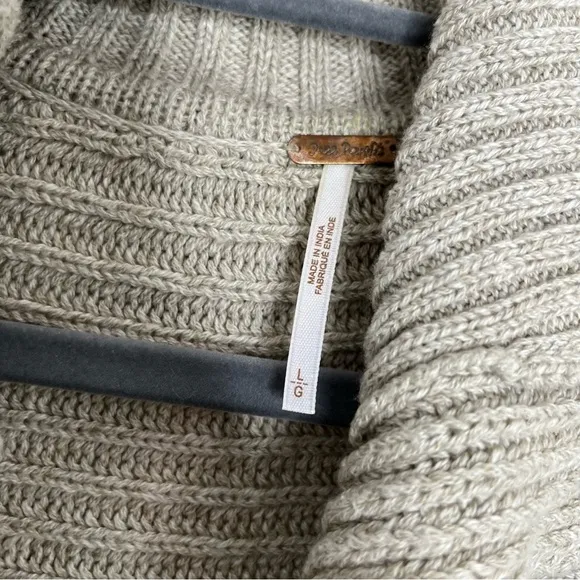 Free People Cream Colored Oversized Ribbed Sweater
