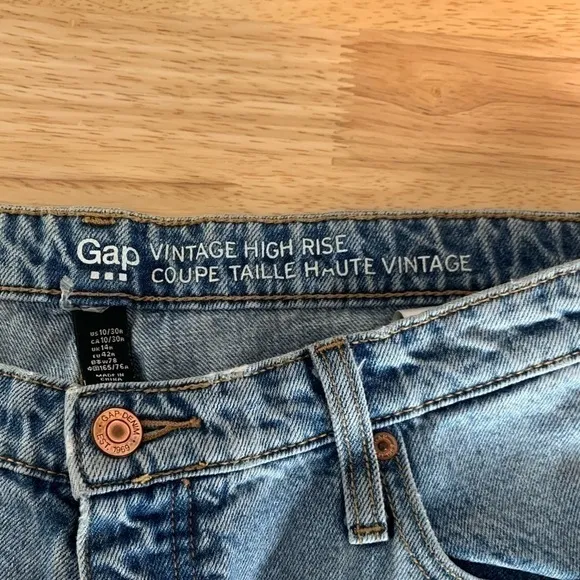 GAP Vintage High Rise Raw Hem Jeans Size 10