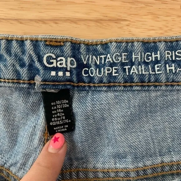 GAP Vintage High Rise Raw Hem Jeans Size 10