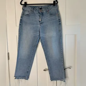 GAP Vintage High Rise Raw Hem Jeans Size 10