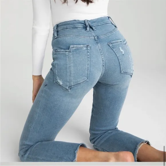 GOOD AMERICAN Good Straight Split Pocket Jeans