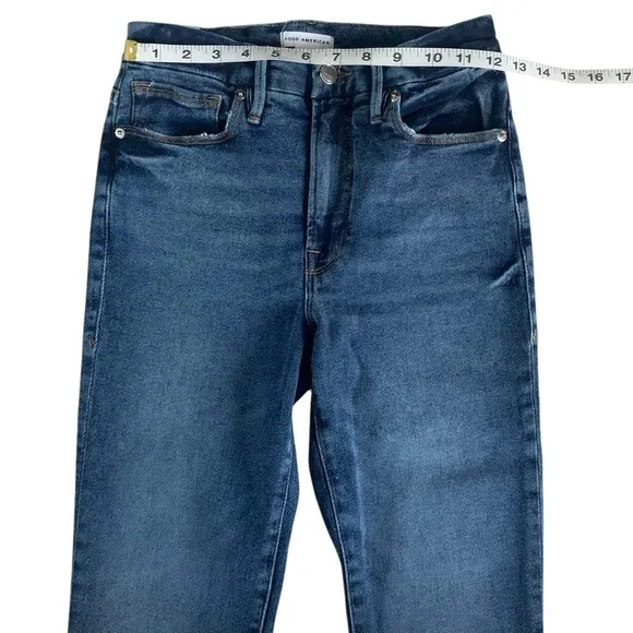 GOOD AMERICAN Straight Jeans! Retail $129