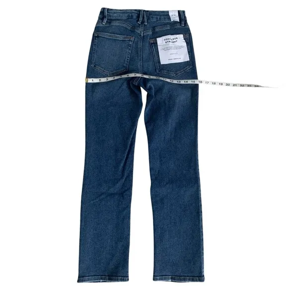 GOOD AMERICAN Straight Jeans! Retail $129
