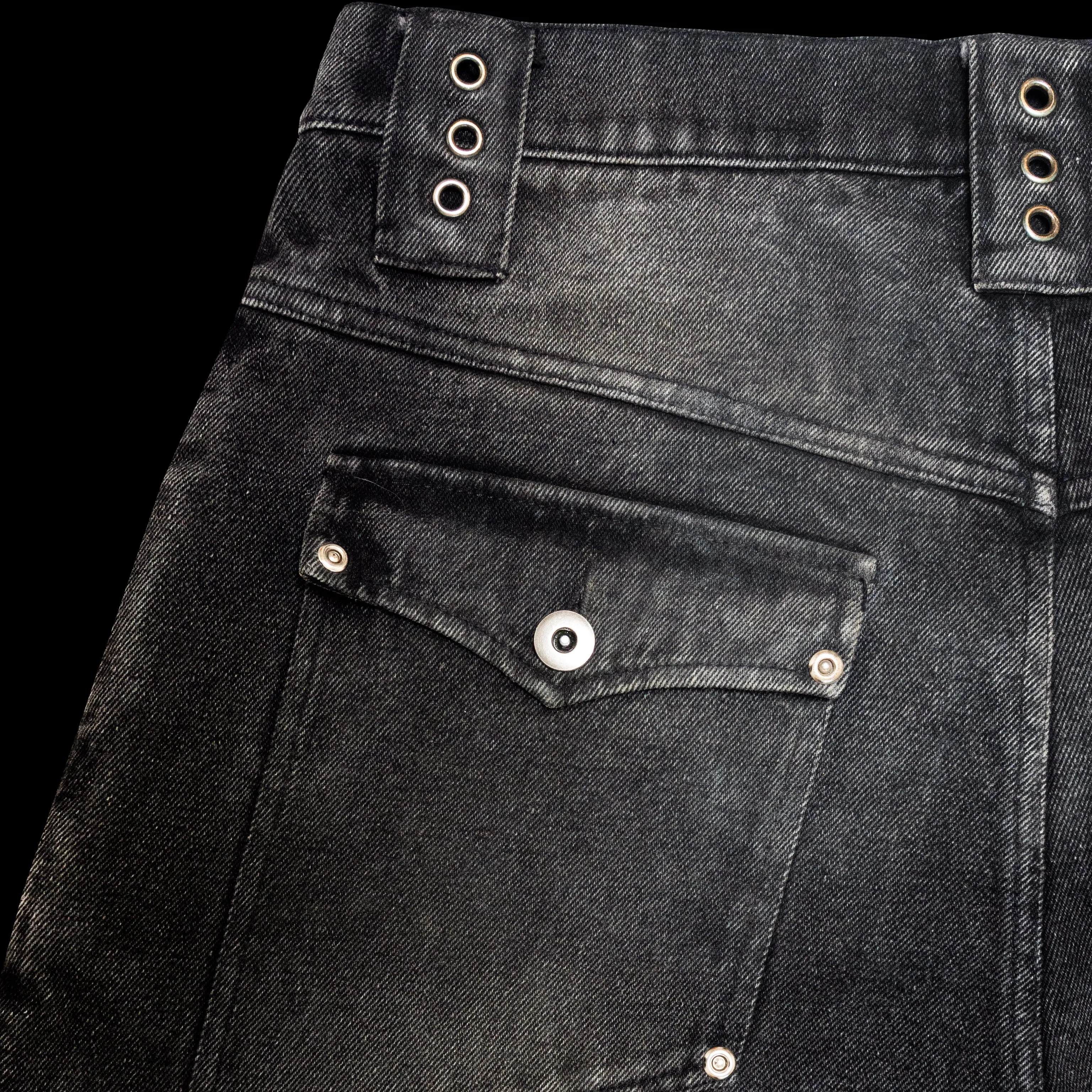GRAVE DENIM