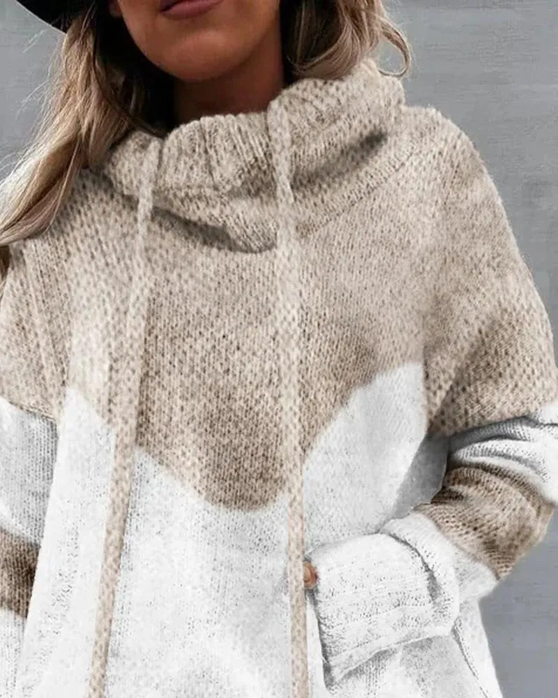 Kvinnors tröja med färgkontrast, perfekt för en modern och trendig look