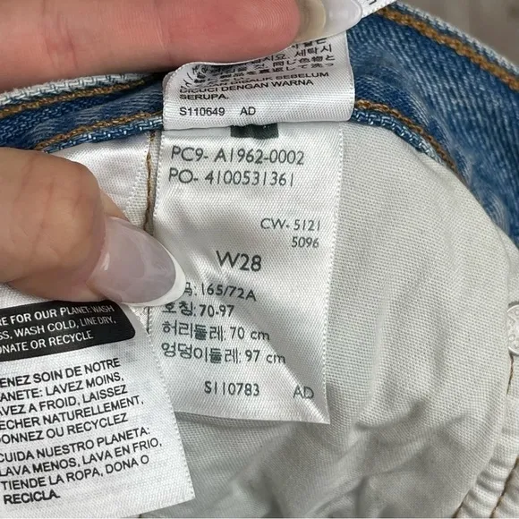 Levi’s 501 90’s Distressed Non Stretch Denim Shorts Size 28 Women