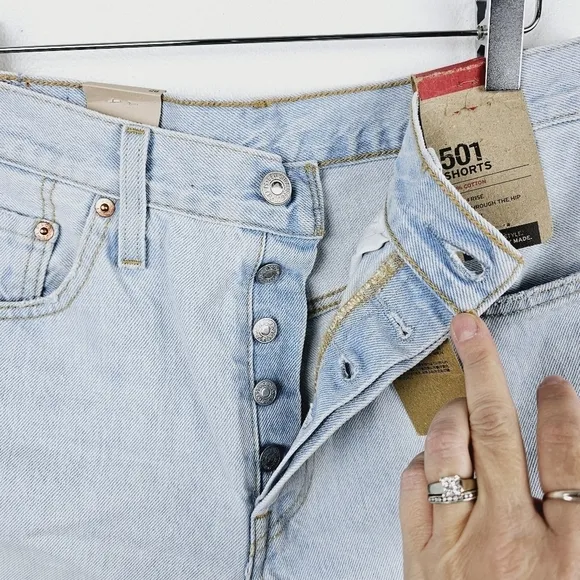 Levi's 501 Light Wash Button Fly Jean Shorts NWT, size 28