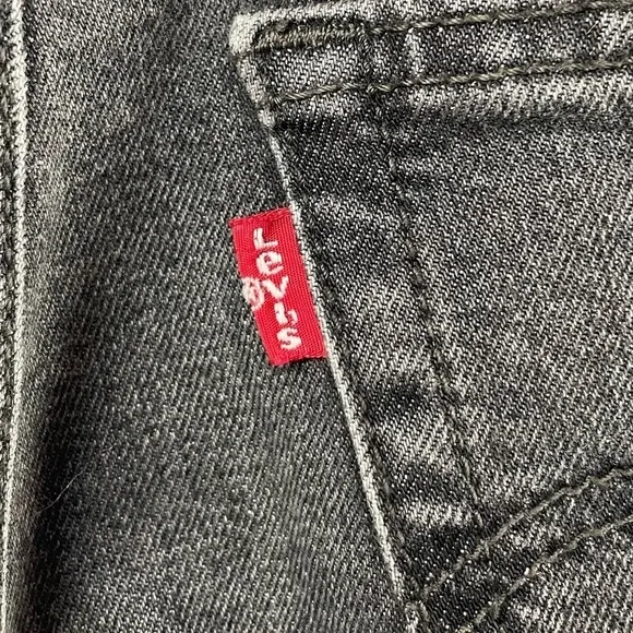 Levi’s Wedgie Straight Fit Woman’s Jeans in Break A Leg Black Size 26