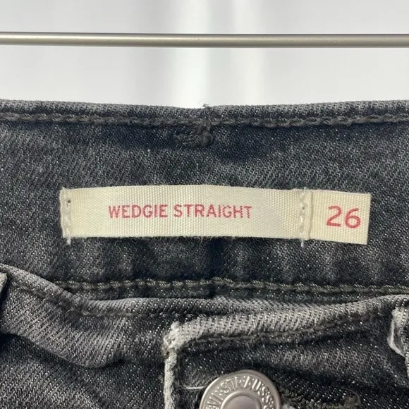 Levi’s Wedgie Straight Fit Woman’s Jeans in Break A Leg Black Size 26