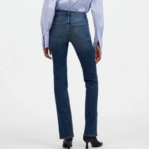 Like New Madewell Tall Kick Out Full-Length Jeans in Devito Wash SZ 31
