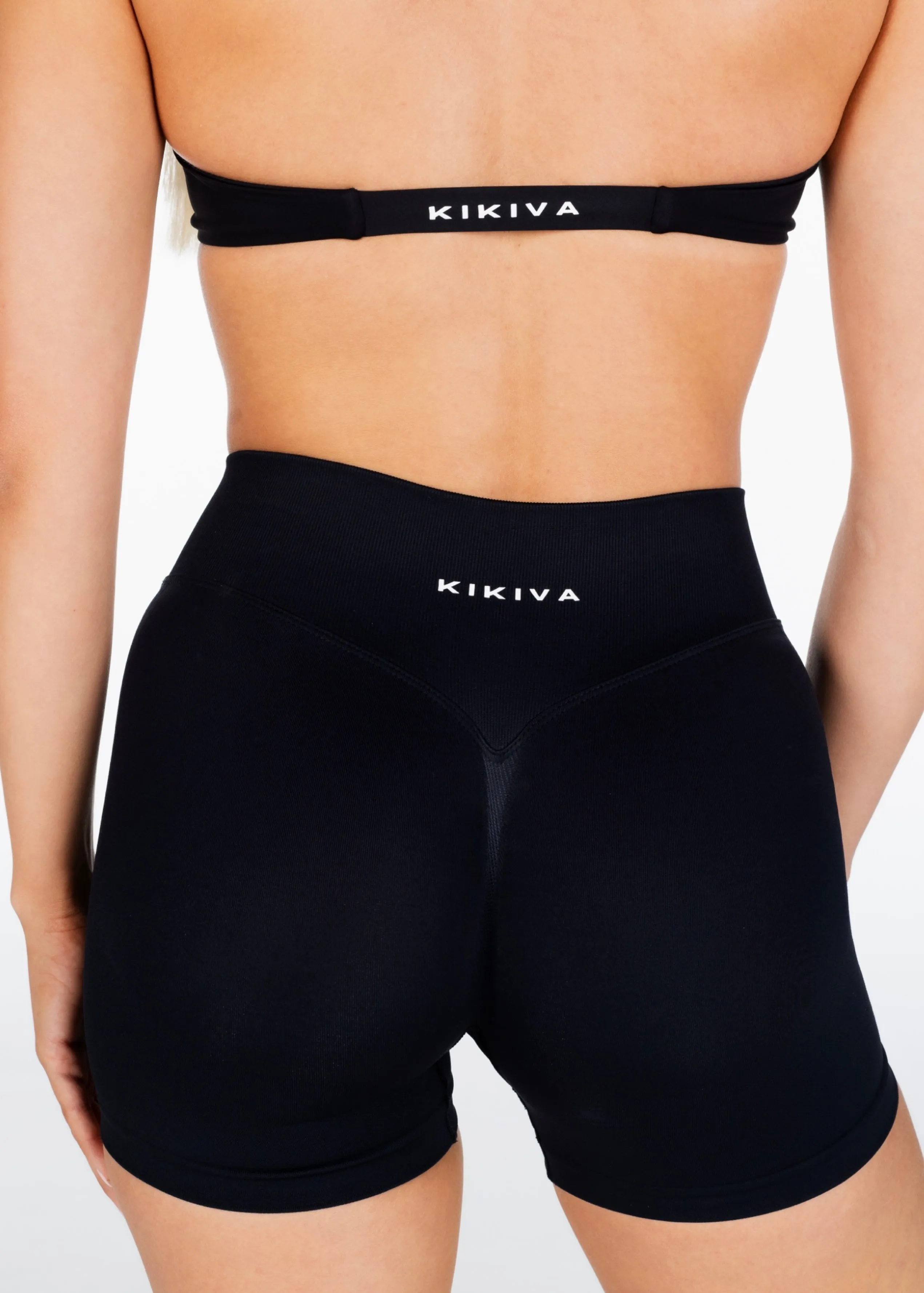 LOW Dynamic Seamless Short - Black
