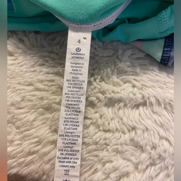 LuluLemon Athletica speed 4-way Stretch 2.5&quot; Clouded Dreams Multi/Menthol size 4