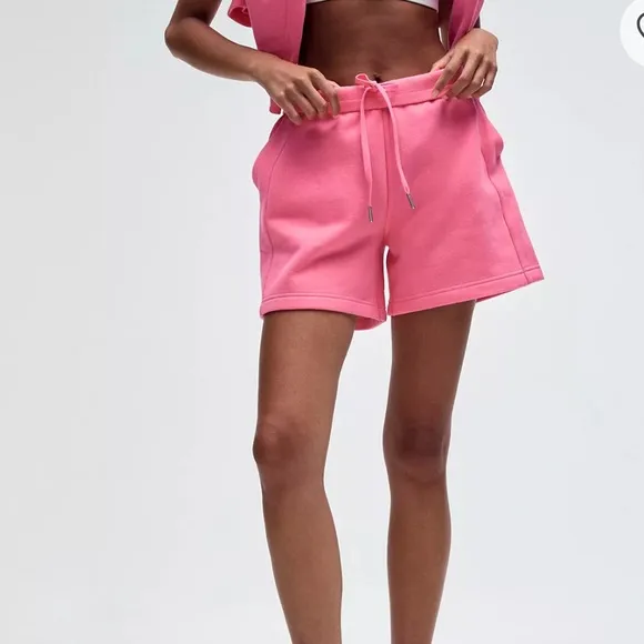 Lululemon Scuba High-Rise 5” short