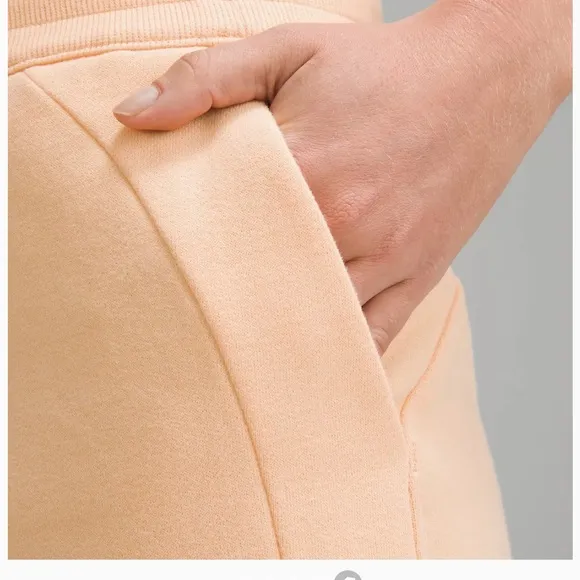 Lululemon Scuba High-Rise 5” short