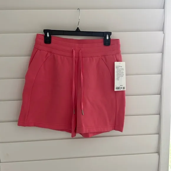 Lululemon Scuba High-Rise 5” short